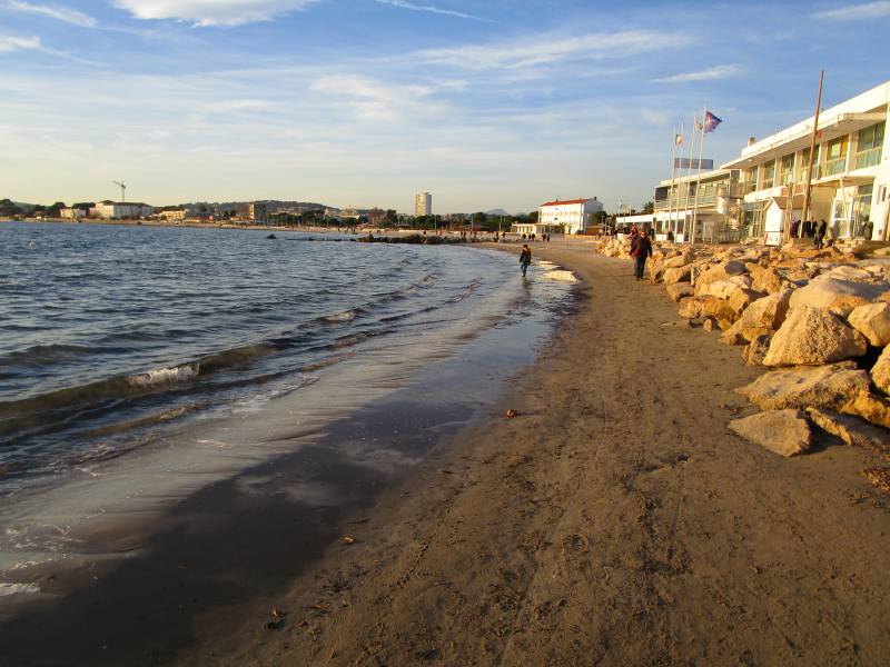 Studio cabine à 5mn à pieds de la plage des Sablettes