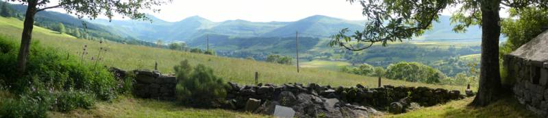 Maison d 'alpage vue sur le Puy Mary