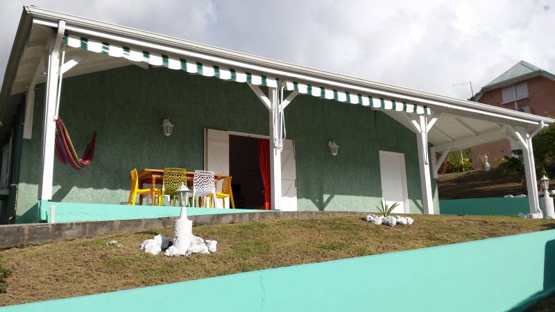 Villa indépendante avec vue panoramique  sur îlets Pigeon et piscine commune