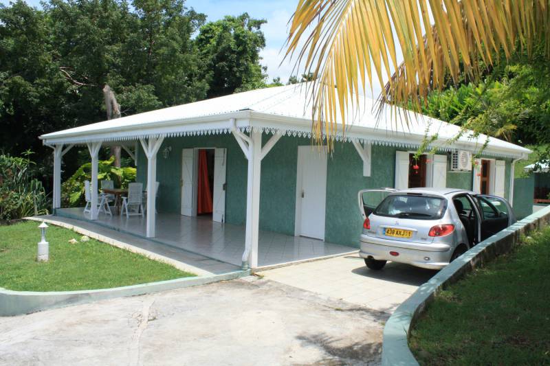 Villa indépendante avec vue panoramique  sur îlets Pigeon et piscine commune