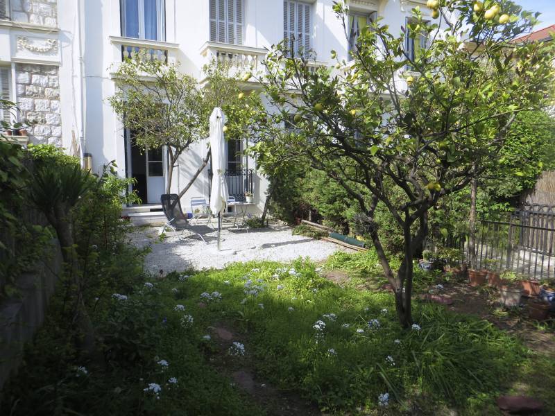 Appartement de charme avec jardin dans maison 1900