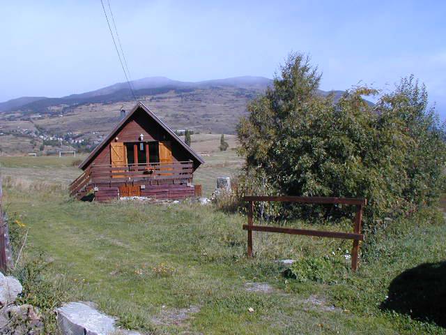 chalet en pleine nature proche cité fortifiée de MONT-LOUIS  et de FONT-ROMEU  sur 4000M2 de terrain