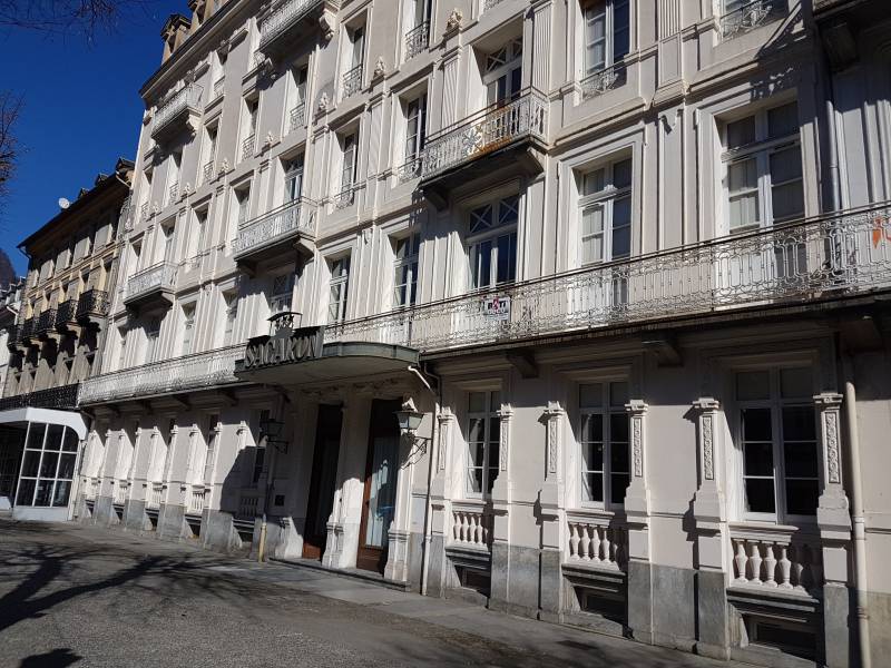 Luchon centre - Grand appartement ancien - entièrement rénové