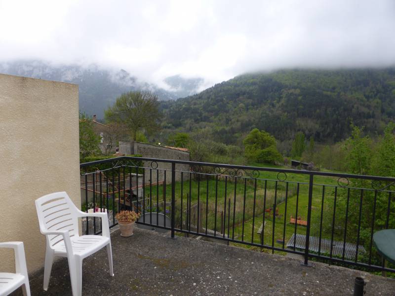 Maison indépendante avec terrasse et jardin