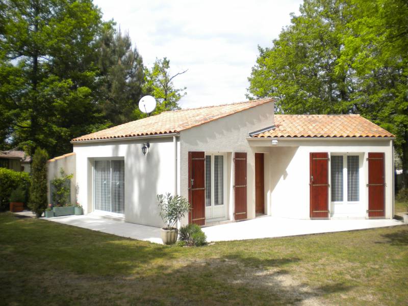 maison indépendante sur terrain clos et boisé