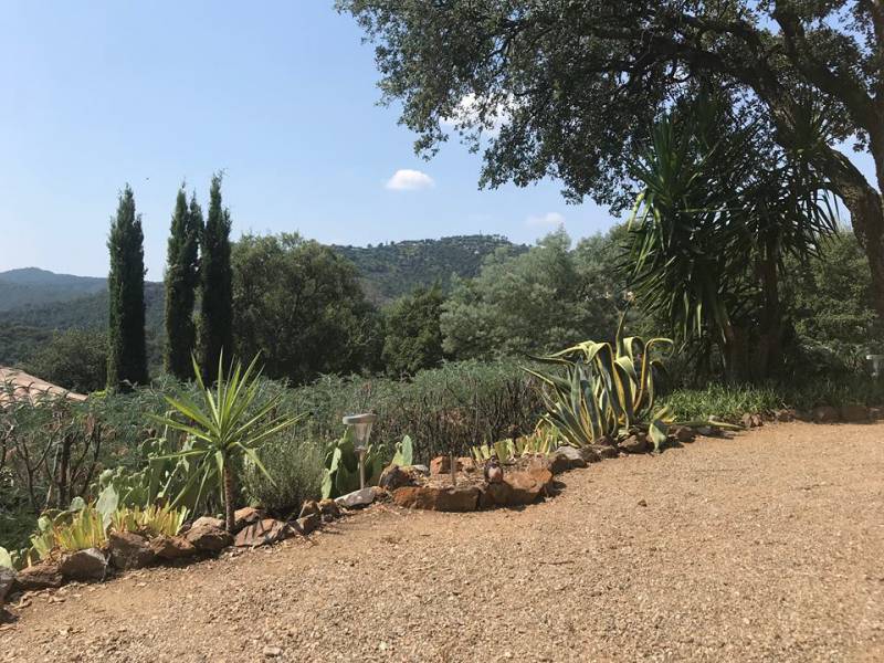 Petite maison dans domaine sécurisé à 20 minutes du golfe de Saint Tropez