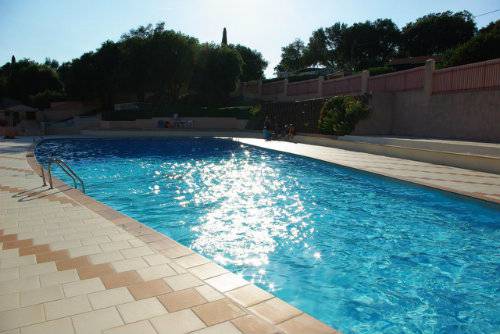 Petite maison dans domaine sécurisé à 20 minutes du golfe de Saint Tropez