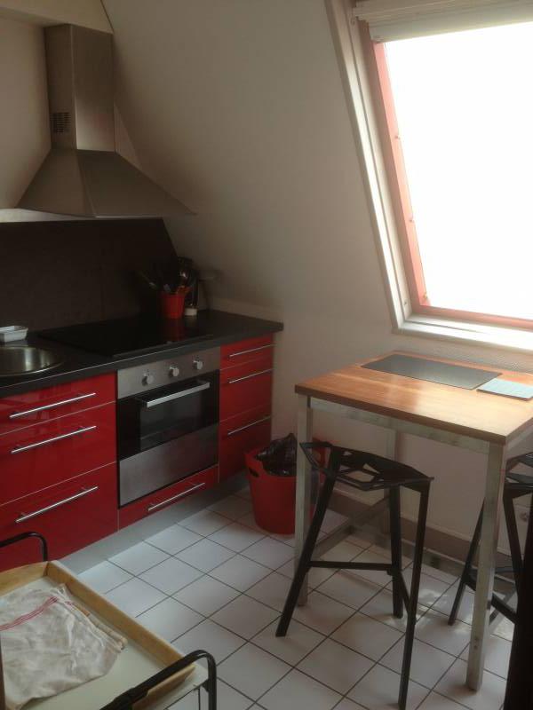 Paris, Appartement très calme , 2 ème et dernier étage