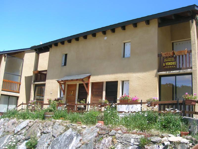 Appartement à Formigueres, vue sur le village et les montagnes