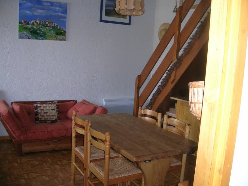 Appartement à Formigueres, vue sur le village et les montagnes