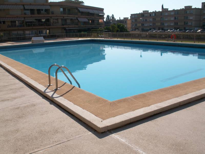 Beau 2 pièces 50m2 dernier ét proche mer grande piscine garage fermé