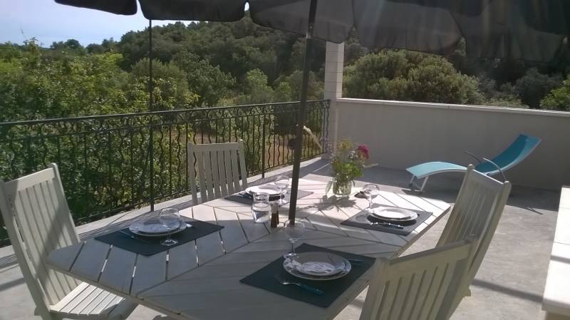 Appartement neuf climatisé  et lumineux avec terrasse de 32 m2 vue sur la Nature dans l'Hérault