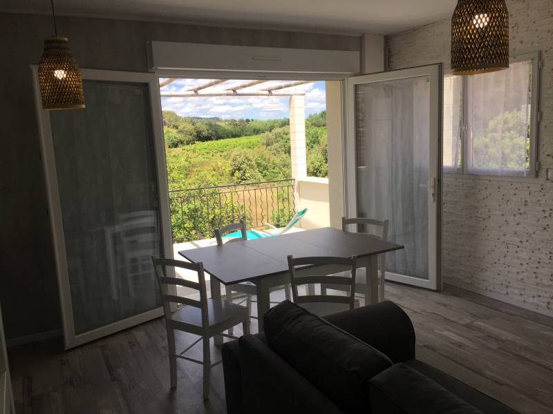 Appartement neuf climatisé  et lumineux avec terrasse de 32 m2 vue sur la Nature dans l'Hérault