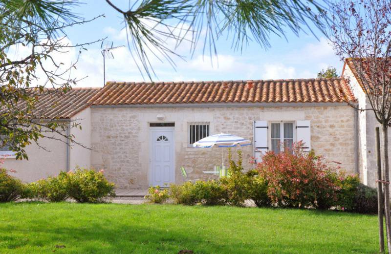 Maison indépendante avec piscine intérieure chauffée