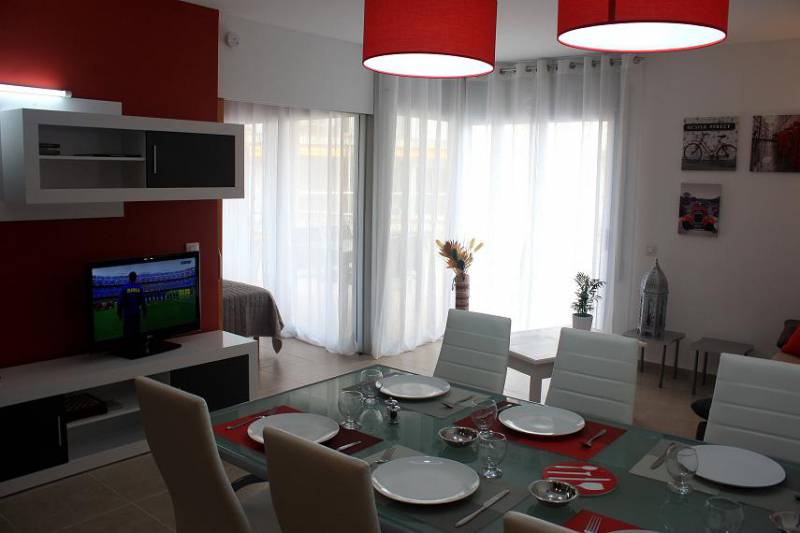 appartement moderne en bordure des canaux, 900m de la mer