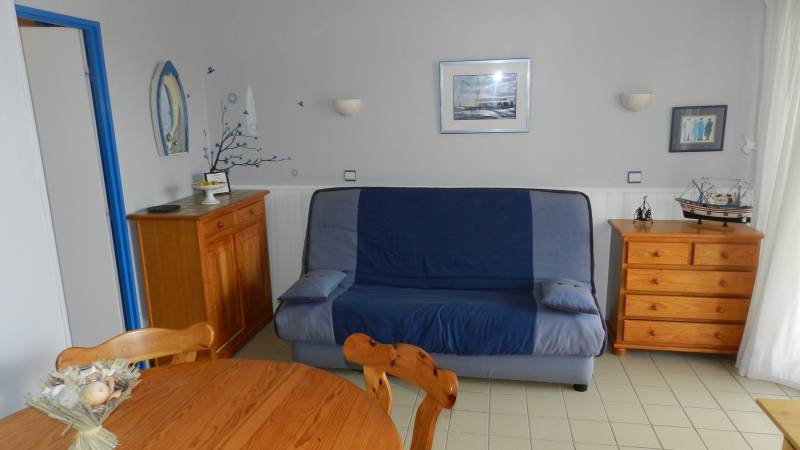 studio avec piscine bord de mer